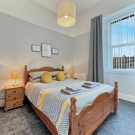 Hayfield Apartment Оубън Екстериор снимка