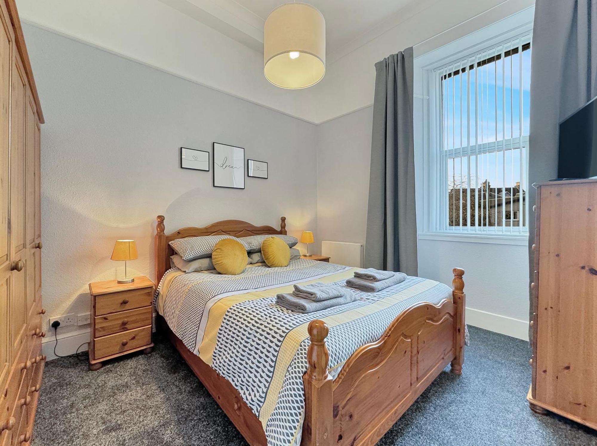 Hayfield Apartment Оубън Екстериор снимка