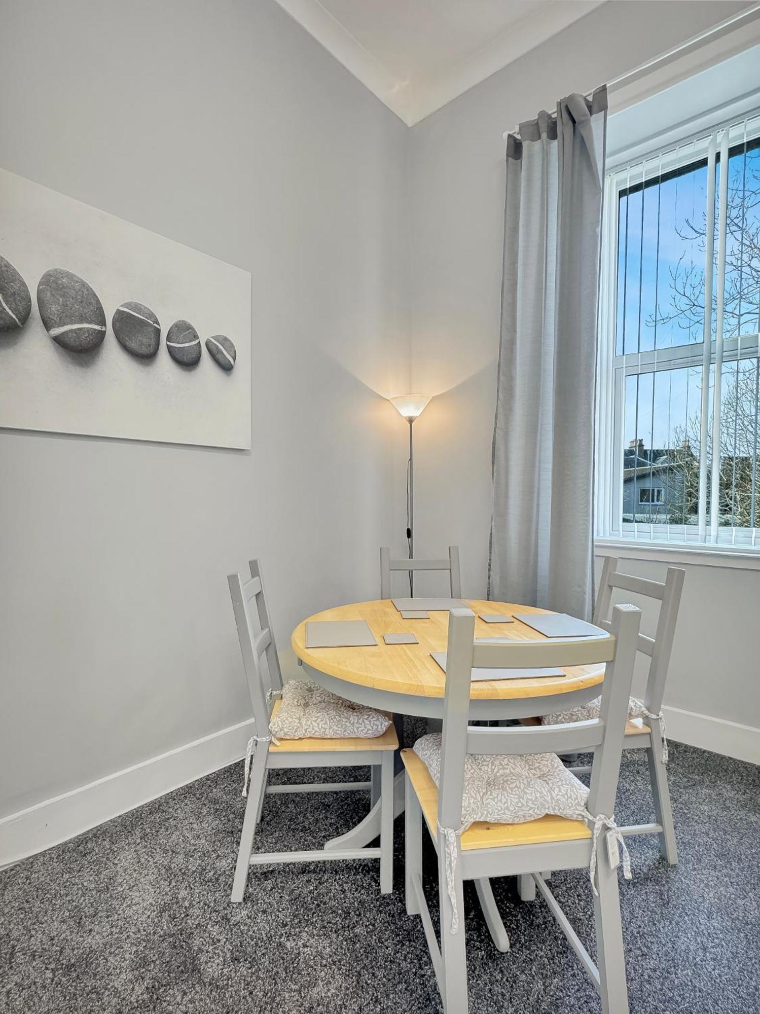 Hayfield Apartment Оубън Екстериор снимка
